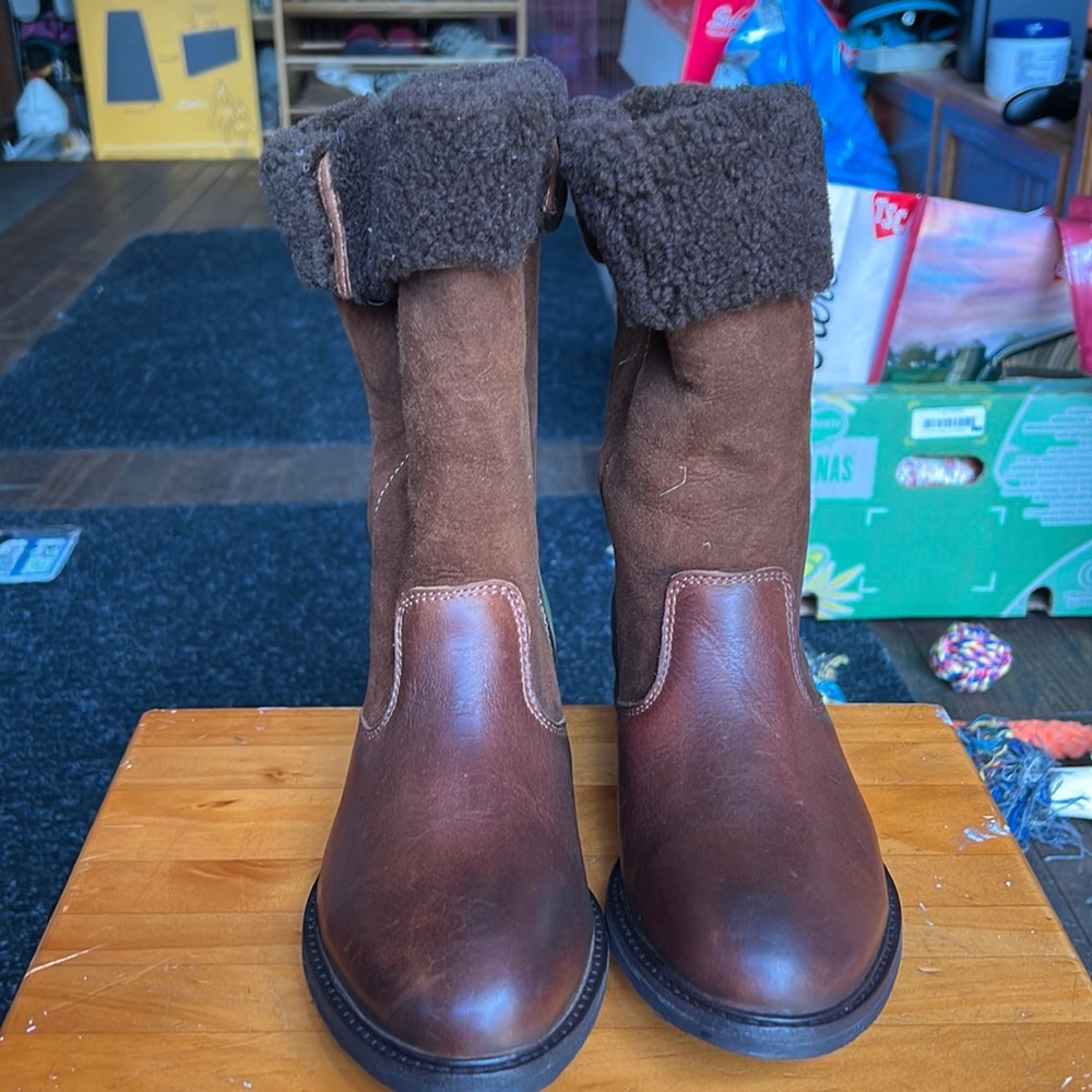 NWOT Ugg Winter Boots